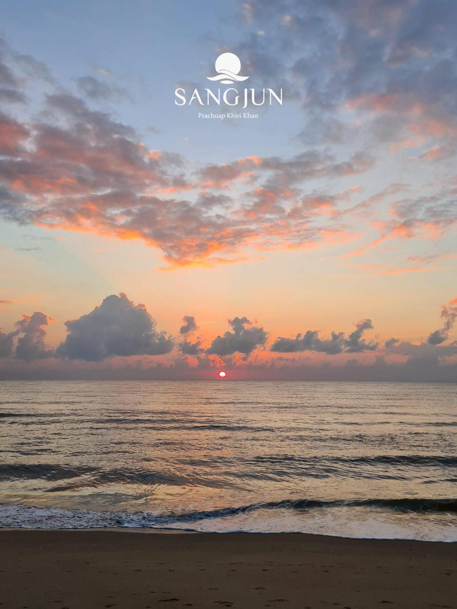 Sangjun On Beach Resort Bang Saphan Zewnętrze zdjęcie