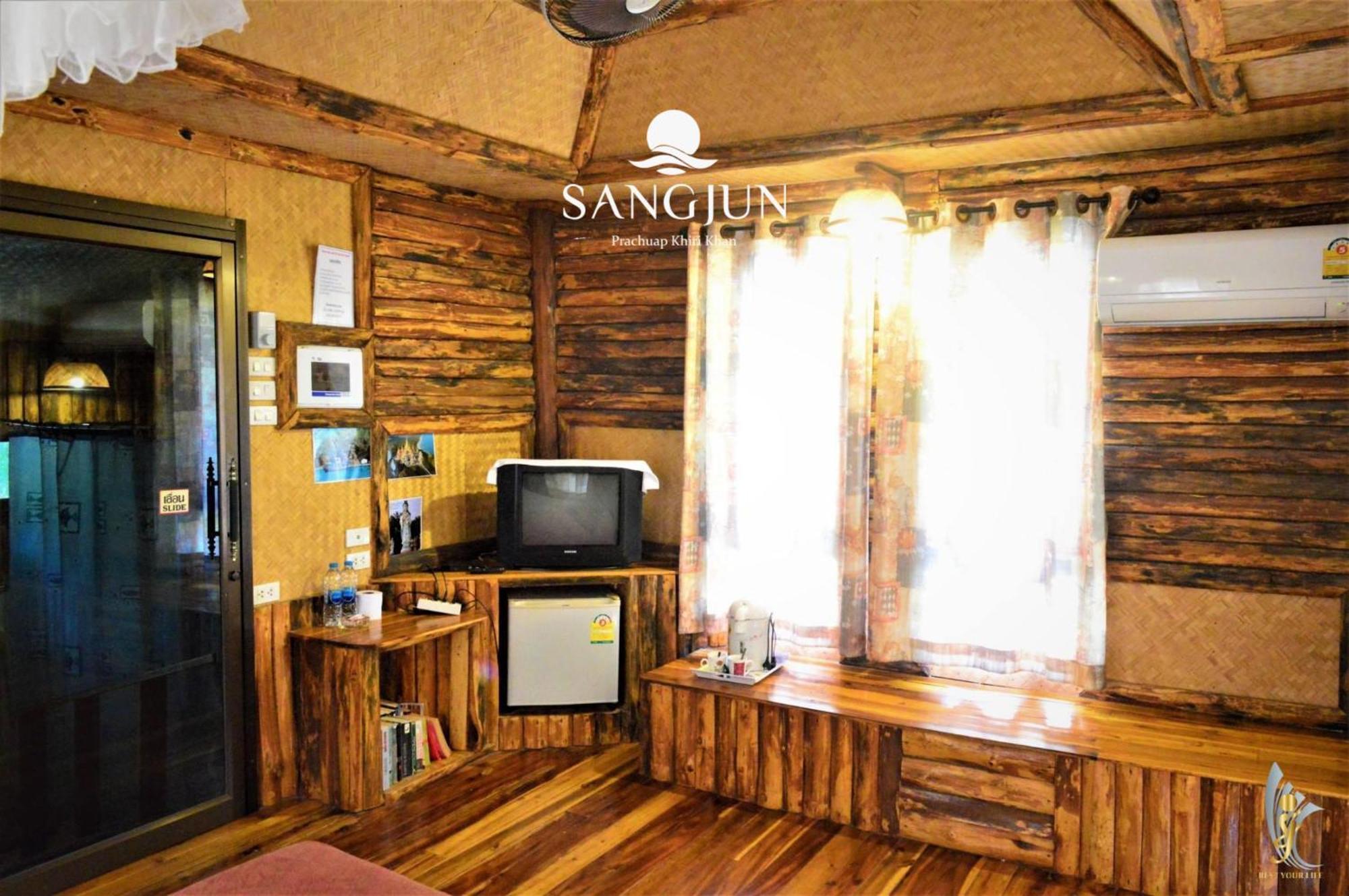 Sangjun On Beach Resort Bang Saphan Zewnętrze zdjęcie