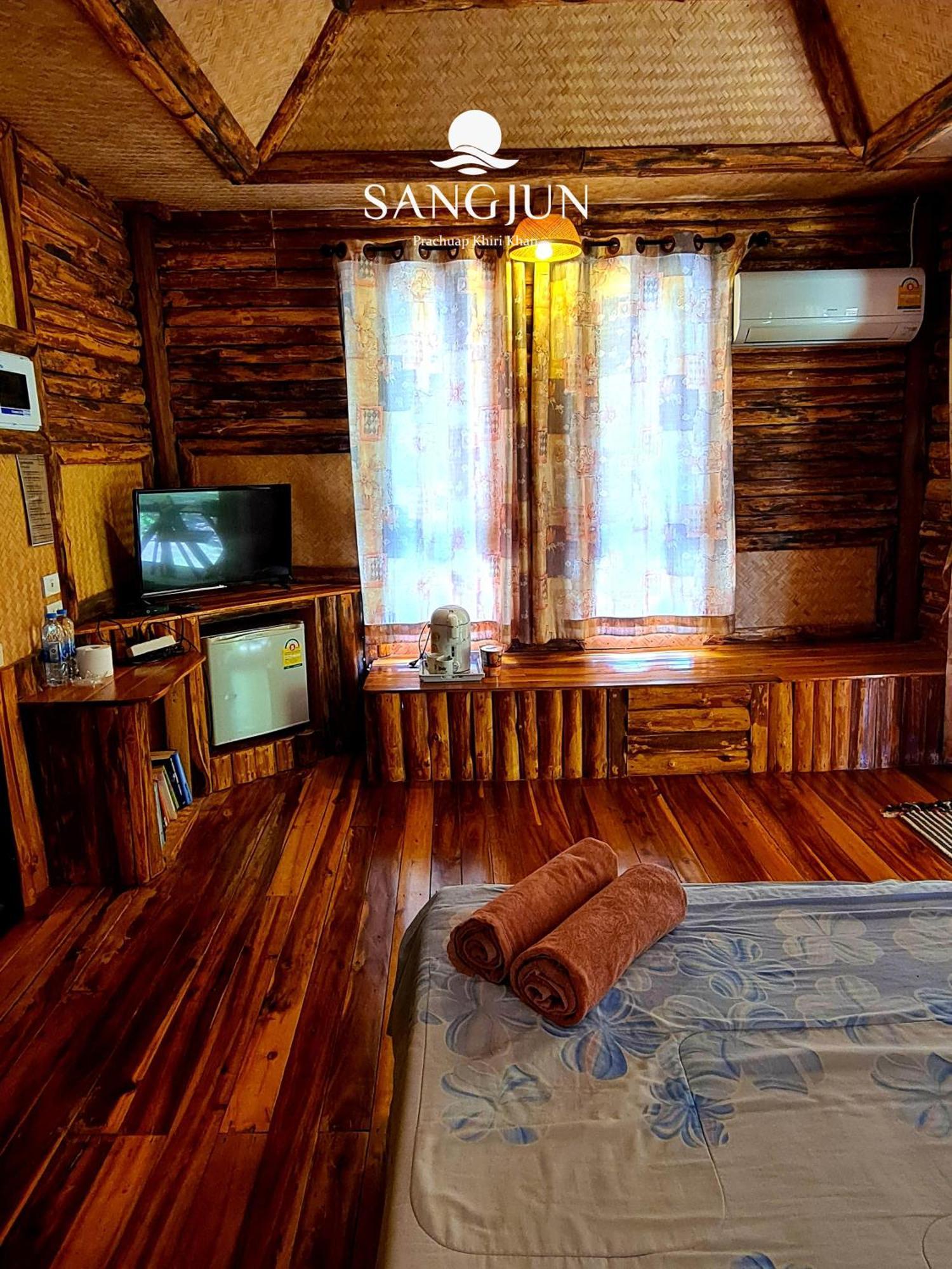 Sangjun On Beach Resort Bang Saphan Zewnętrze zdjęcie