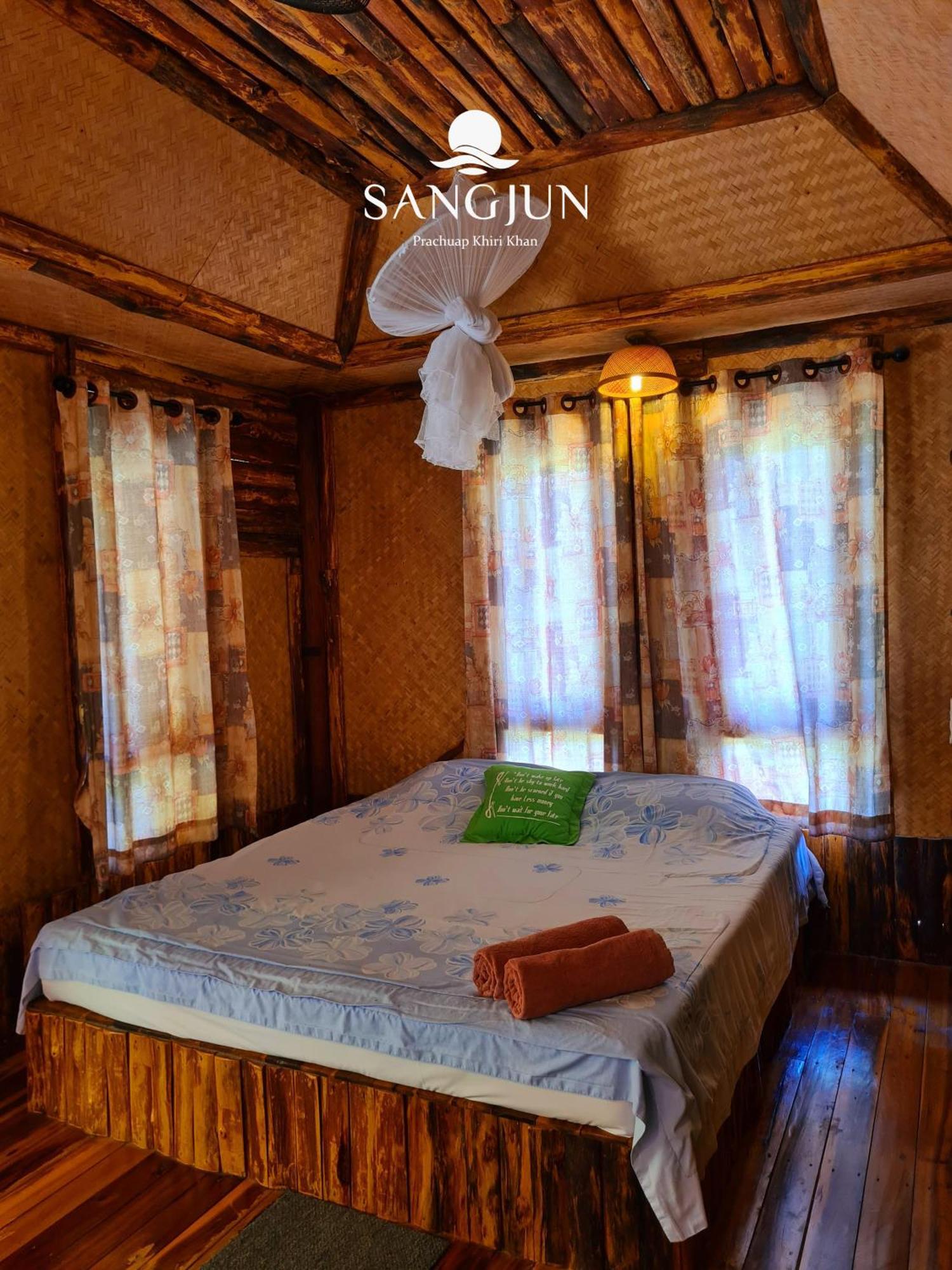 Sangjun On Beach Resort Bang Saphan Zewnętrze zdjęcie