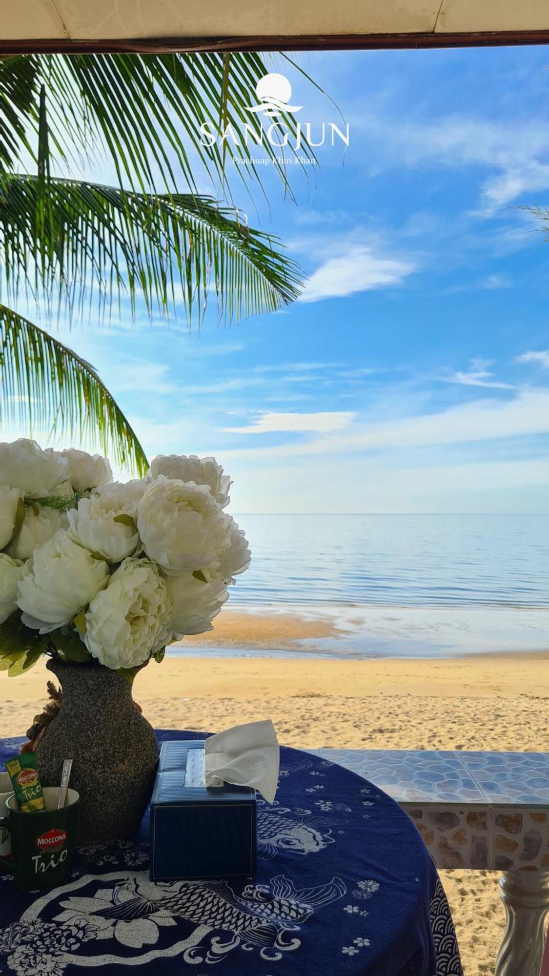 Sangjun On Beach Resort Bang Saphan Zewnętrze zdjęcie