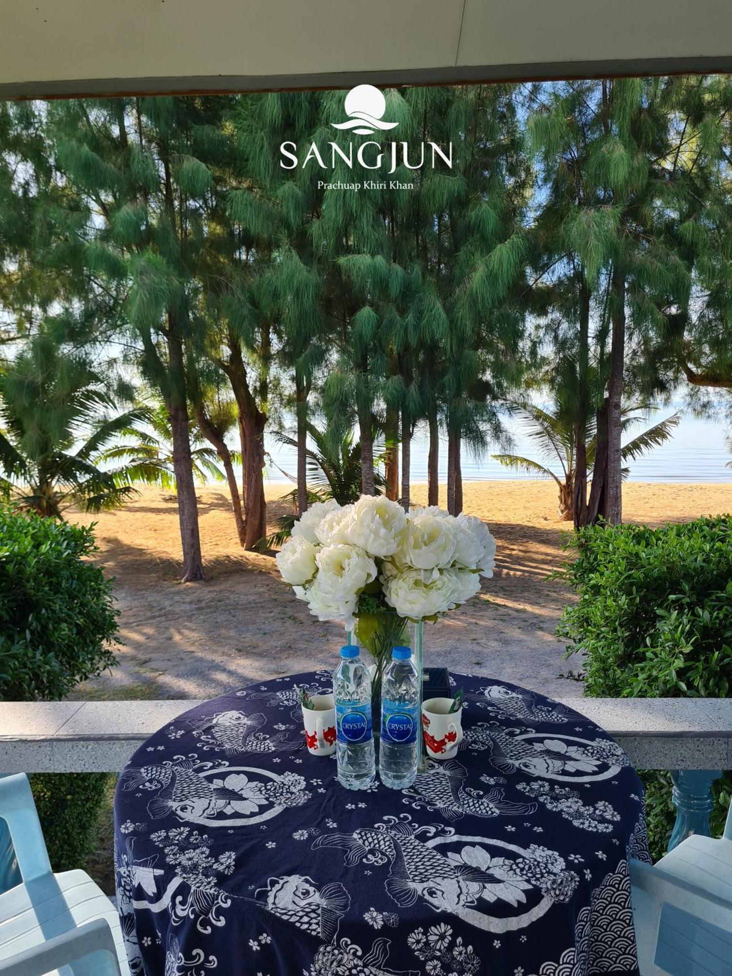 Sangjun On Beach Resort Bang Saphan Zewnętrze zdjęcie